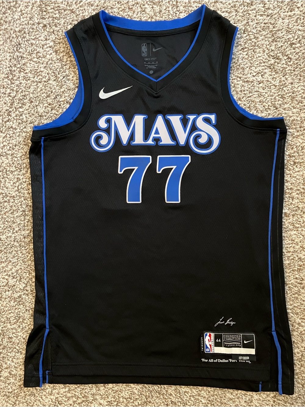 Luka Doncic #77 Dallas Mavericks Nike City Edition Leon Bridges Jersey Men’s M